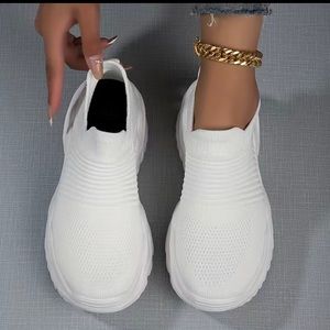 NIB:Womens Knitted Sock Sneakers, Comfy Slip On’s-White-Size 7 Platforms